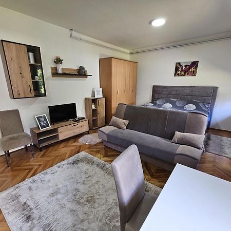 Aloha Apartment Novi Pazar Exterior photo